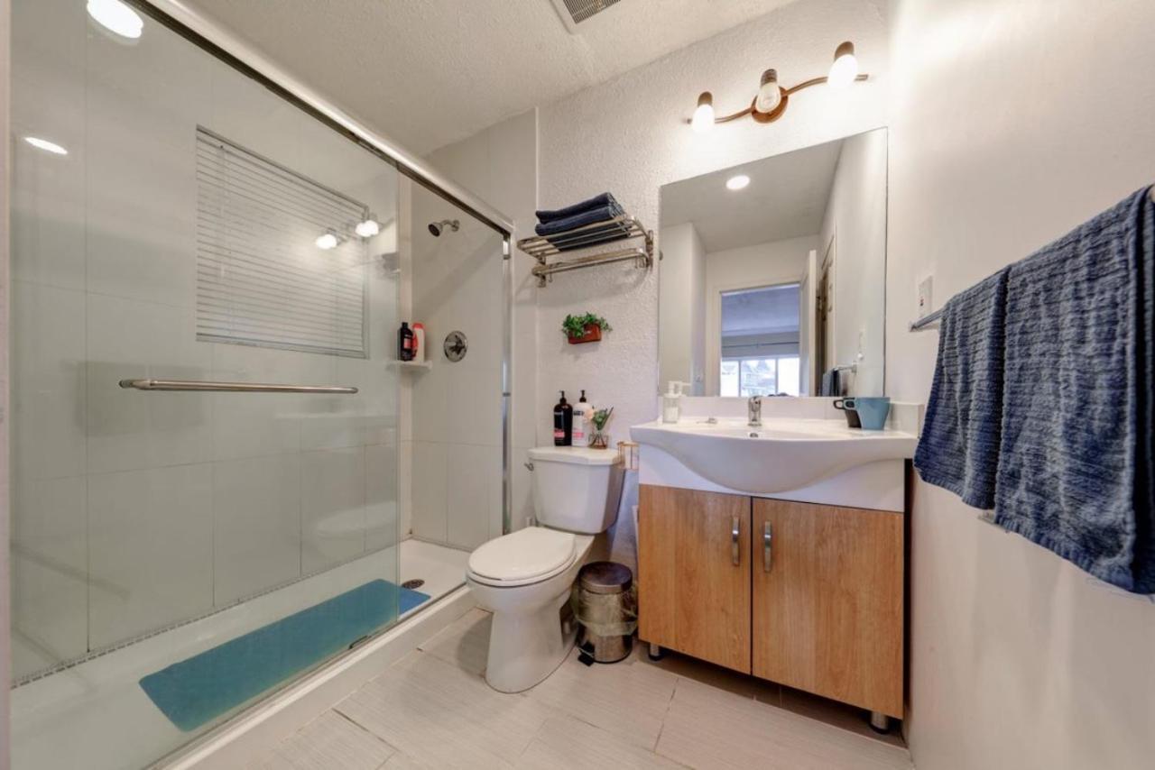 Private Suite With Separated Entrance Monica'S Home Richmond Exteriér fotografie